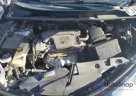 2017 Toyota Rav4 Xle z USA, uszkodzony, nr VIN 2T3WFREV3HW396725